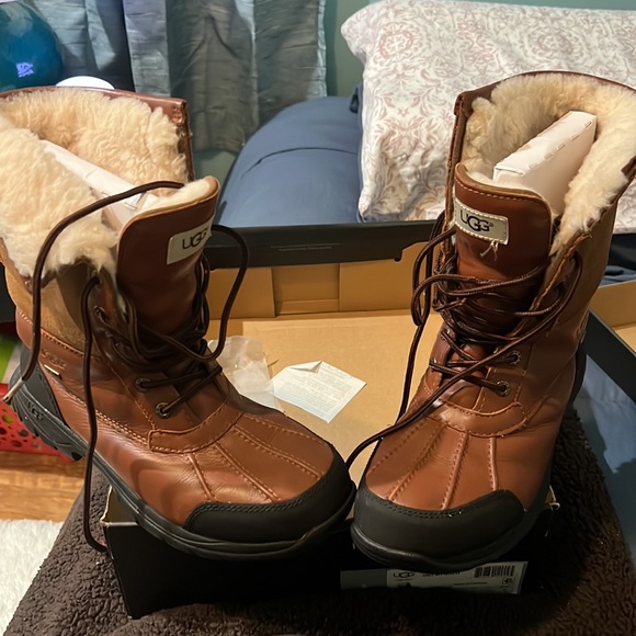 Ugg Event fabrics waterproof Boot with fuzz inside! Original box - Picture 5 of 10